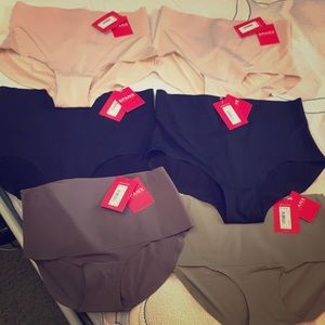 NEW 6 SPANX Shape Sculpt underwear